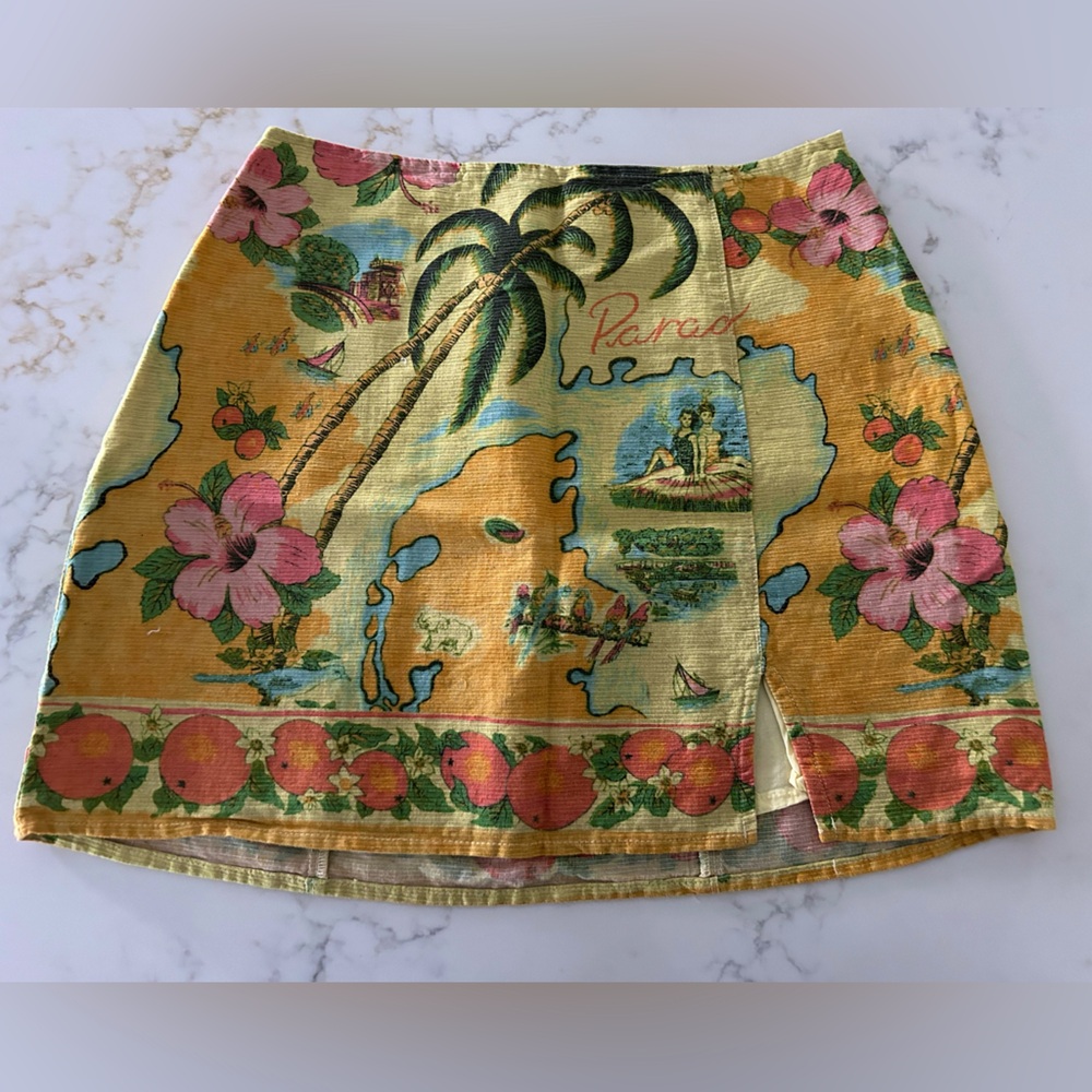 Tropical mini skirt